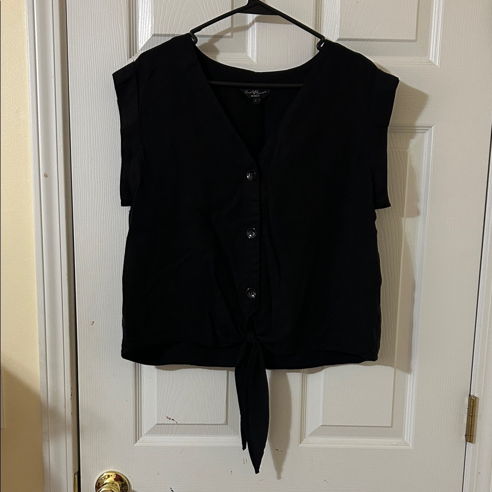 Velvet Heart Black Button-Down Tie Front Top
